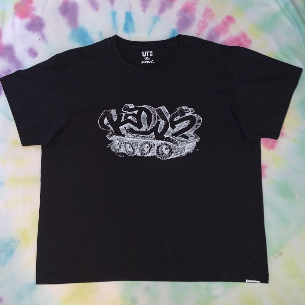 Uniqlo X KAWS XL